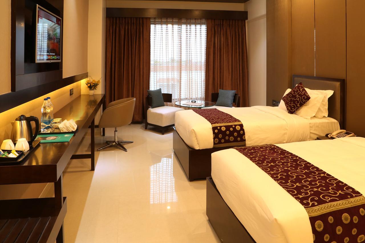 Hotel Atithi Aurangabad  Zewnętrze zdjęcie